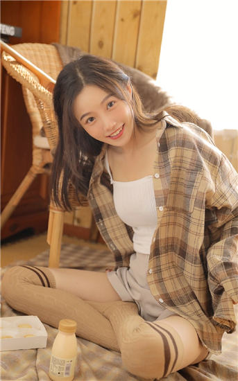 香蕉榴莲秋葵绿巨人WWW免费版截图1