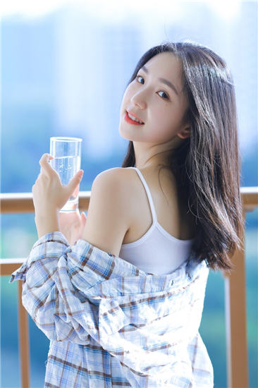 香蕉榴莲秋葵绿巨人WWW免费版截图2