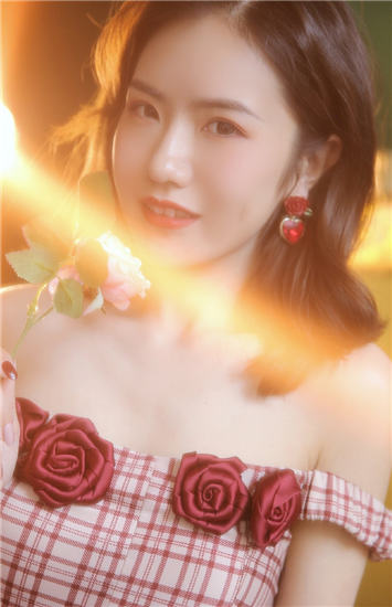 亚洲精品卡1卡2卡3精品秋葵截图3