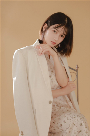 花蝴蝶免费视频在线观看高清版截图1