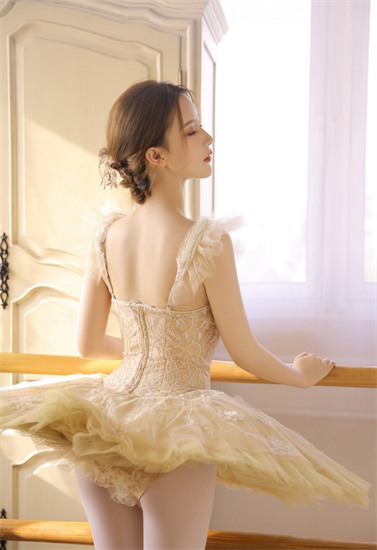 日韩一卡二卡新区乱码截图1