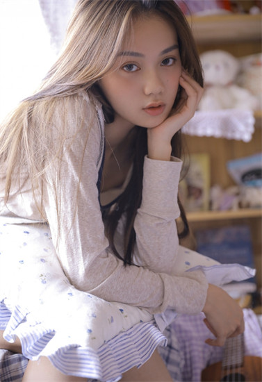 石榴视频幸福宝深夜释放自己截图1